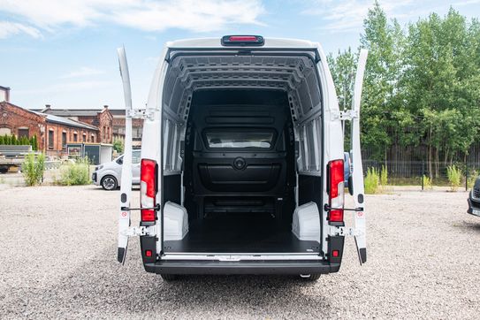 Peugeot Boxer Heavy L4H3 Zabudowa Brygadowa AT8