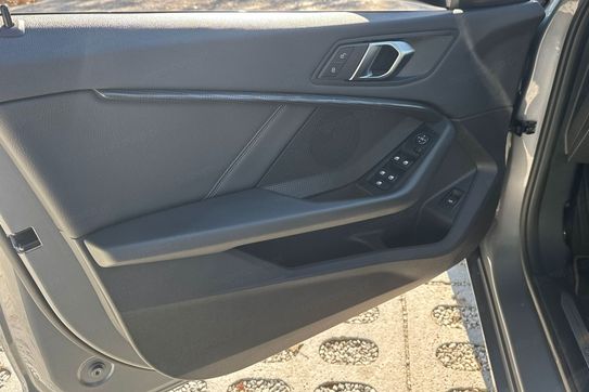 BMW Seria 1 118i Sport Line
