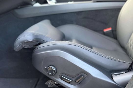 Volvo XC60 B5 B AWD Ultra Dark