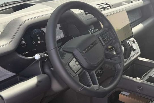 Land Rover Defender 110 P635 V8 Octa