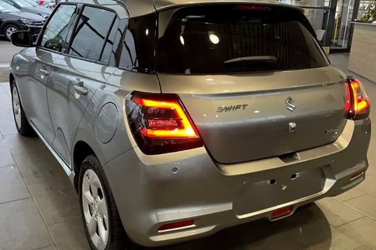 Suzuki Swift Premium Plus 1.2 Dualjet SHVS