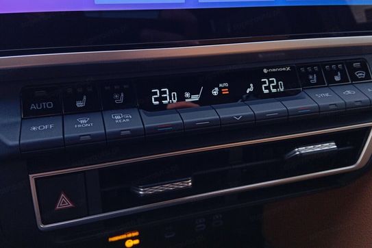 Toyota Camry 2.5 Hybrid Executive e-CVT