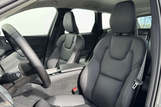 Volvo XC60 B5 B AWD Plus Dark