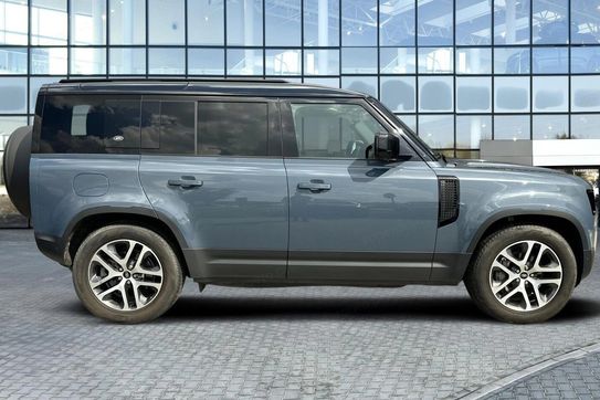 Land Rover Defender 110 3.0 P400 mHEV SE