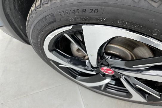 DS DS7 Performance Line 1.6 E-Tense Hybrid AT