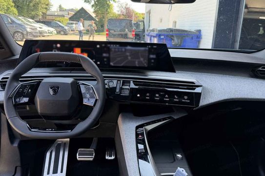 Peugeot 5008 GT 1.2 mHEV e-DCS6