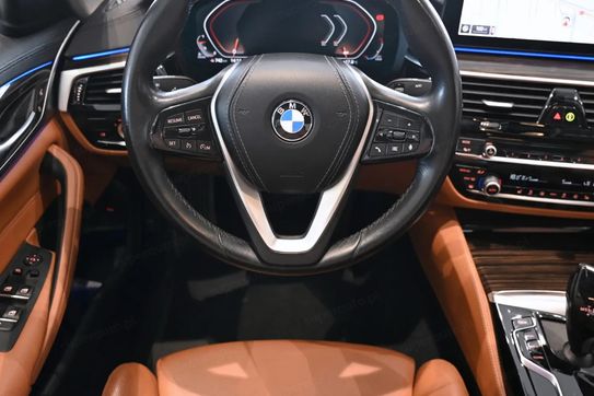 BMW Seria 5 518d mHEV Luxury Line aut