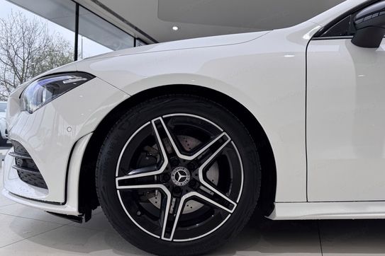 Mercedes CLA Shooting Brake 200 AMG Line
