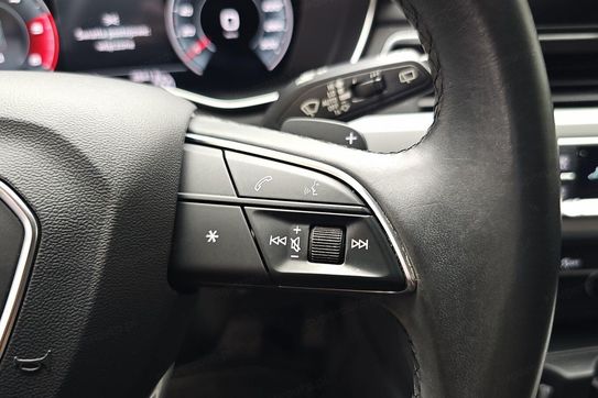 Audi A4 35 TSI s Tronic