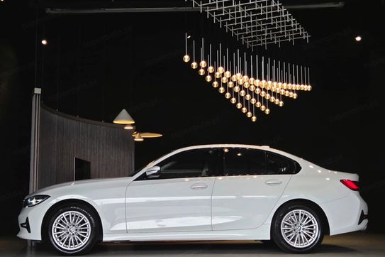 BMW Seria 3 318i Sport Line