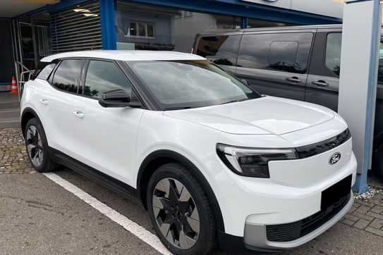 Ford Explorer Premium 77kWh RWD