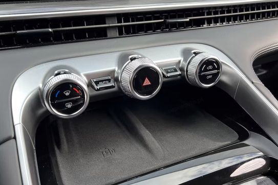 Omoda 9 1.5 Super Hybrid Exclusive AWD