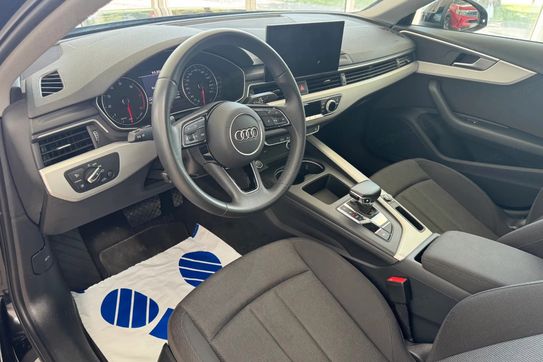 Audi A4 35 TFSI S Line