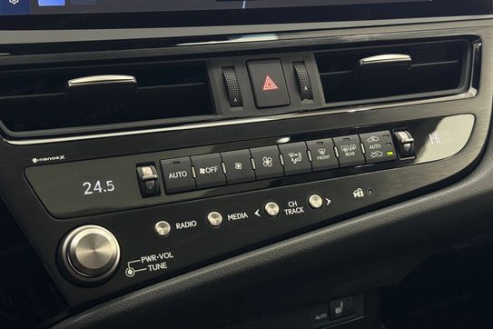 Lexus ES 300h Business Edition