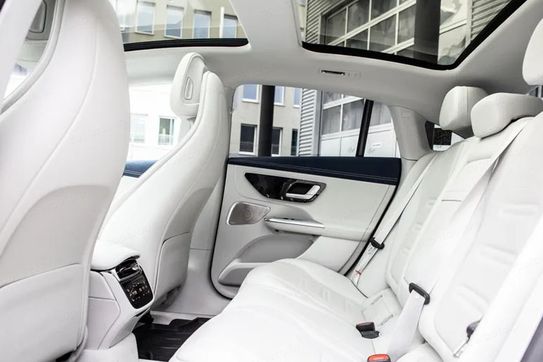 Mercedes EQE AMG 43 90.5kWh 4-Matic+
