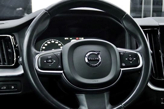 Volvo XC60 T8 AWD Plug-In Hybrid Momentum aut