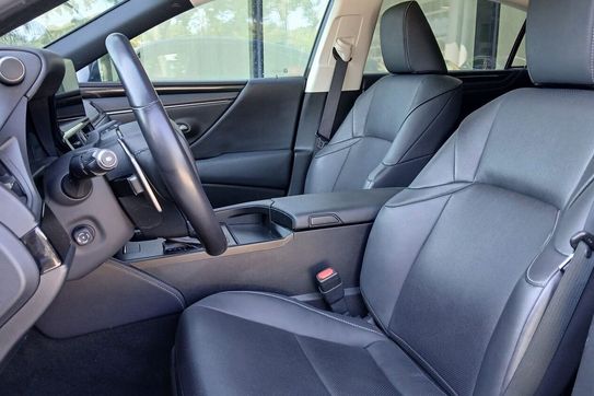 Lexus ES 300H Business Edition