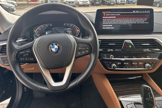 BMW Seria 5 530i xDrive Luxury Line