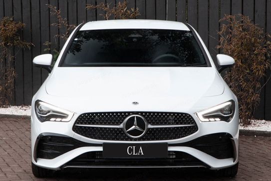 Mercedes CLA 250 e AMG Line