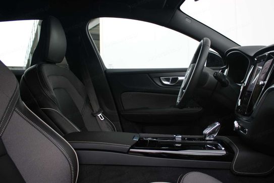 Volvo V60 T6 AWD Plug-In Hybrid Plus Dark