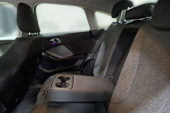 BMW Seria 2 218d