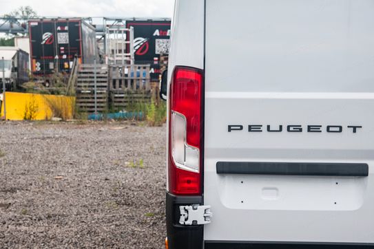 Peugeot Boxer L4H2 Zabudowa Brygadowa AT8