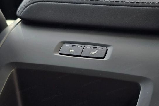 Volvo XC60 T8 Plug-In Hybrid AWD Ultra Dark