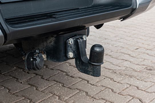 Toyota HiLux Double Cab Invincible 4x4  AT