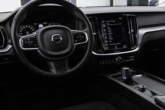 Volvo V60 B3 B Momentum Core