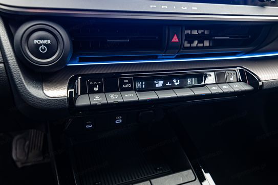 Toyota Prius 2.0 Plug-in Hybrid Prestige
