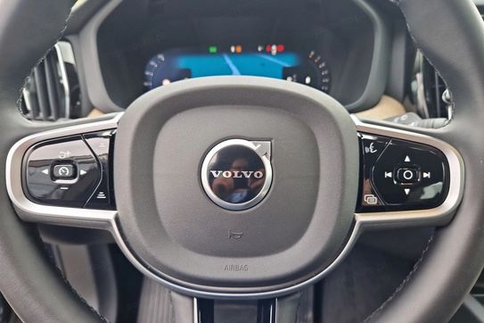 Volvo XC60 B5 B AWD Plus Dark