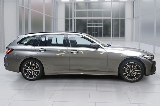 BMW Seria 3 330i xDrive sport-aut