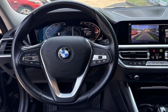 BMW Seria 3 320i Sport Line