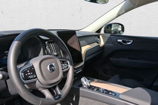 Volvo XC60 B5 B AWD Plus Dark aut