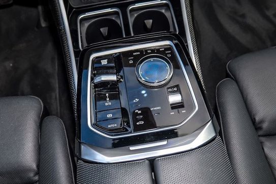 BMW Seria 7 750e xDrive M Sport