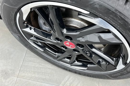 DS DS7 Performance Line 1.6 E-Tense Hybrid AT