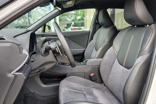 Lexus LBX Hybrid Cool