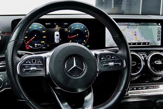 Mercedes Klasa A 180 AMG Line 7G-DCT