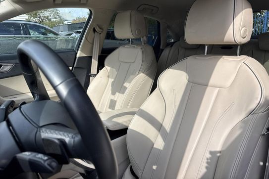 Audi A4 45 TFSI mHEV quattro S Line