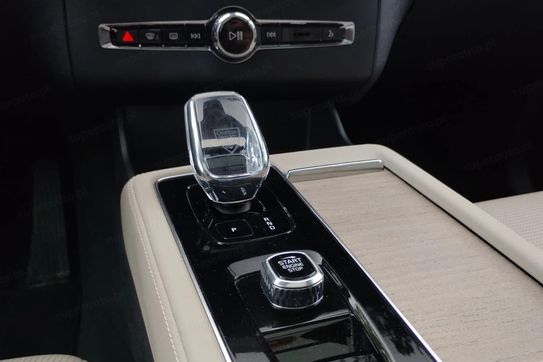 Volvo XC90 T8 AWD Plug-In Hybrid Ultra Bright 7os aut