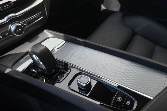Volvo XC60 B5 B AWD Plus Dark