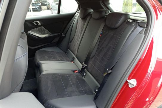 BMW Seria 1 120 mHEV aut