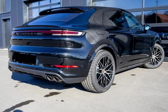 Porsche Cayenne Coupe E-Hybrid Black Edition