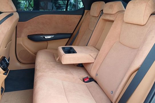 Lexus RZ 450e Omotenashi DIRECT4