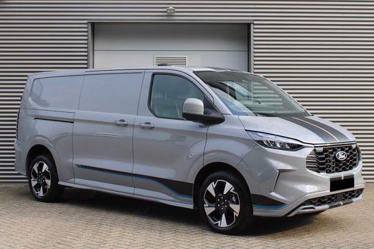 Ford Transit Custom 320 L2H1 Sport A8