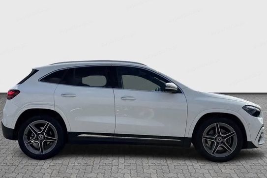 Mercedes GLA 200 AMG Line 7G-DCT