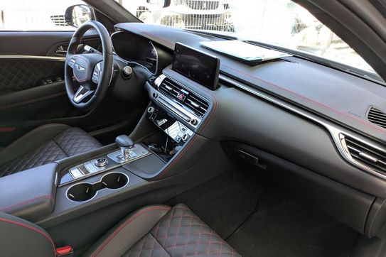 Genesis G70 T Plus Awd 8AT Sport