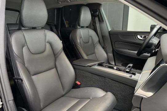 Volvo XC60 B5 B AWD Plus Dark aut