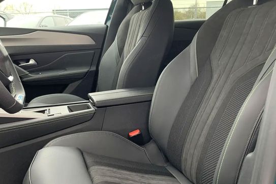 Peugeot 308 GT S&S e-DCS6 1.2 mHEV