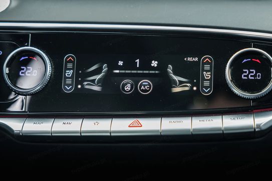 Genesis G70 AWD AT8 Luxury Line